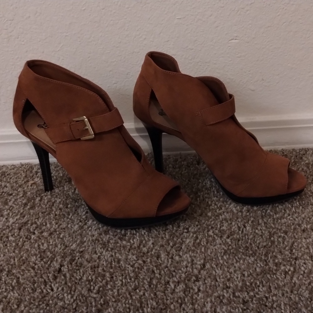High heels brown strap open toe brash size 8